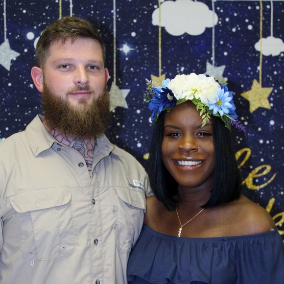 Meet your Posher, Tierra - Picture 1 of 1